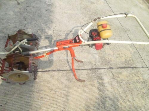 เครื่องกำจัดวัชพืชในร่องข้าว    MARUYAMA  MA3 รหัสสินค้า : 80802466Line ID: nihonmono หรือเพิ่มเติมไดที่ www.nihonmono.com