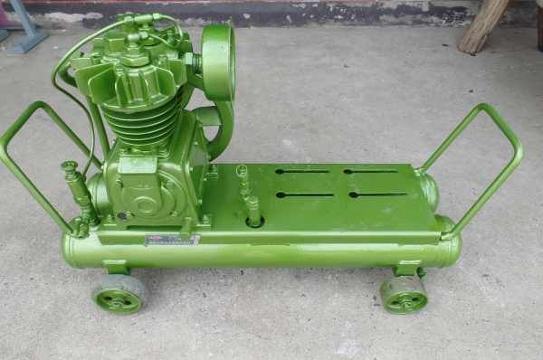 ลดราคาครับ อยากขาย ปั๊มลมสนาม IWATA