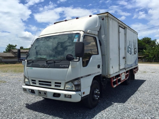 ขาย 6 ล้อตู้แห้ง NPR ยูโร 2  เครื่อง 130 แรงเทอโบ  ปี 2006  กระบะยาว 5 ม. พวงมาลัยเพาเวอร์ รถมือ 1