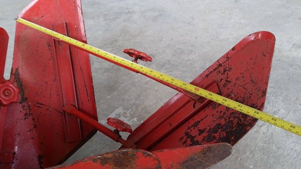 ตัวแหวกร่อง เก่าญี่ปุ่น ใช้ติดกับรถไถเดินตาม หรือรถพรวนดิน