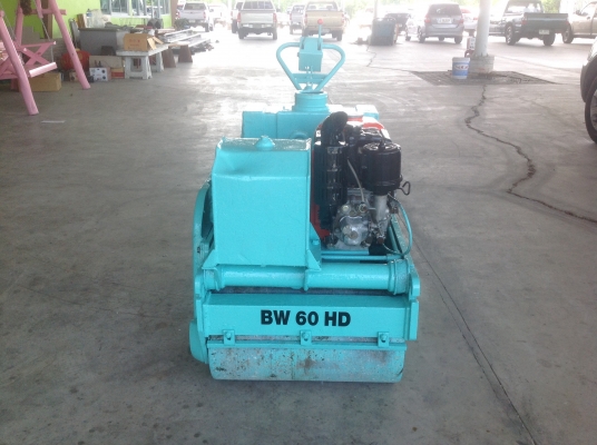 ขายรถบดเดินตามBomagรุ่นBW60HDมือสองญี่ปุ่นสั่นสเทือนได้