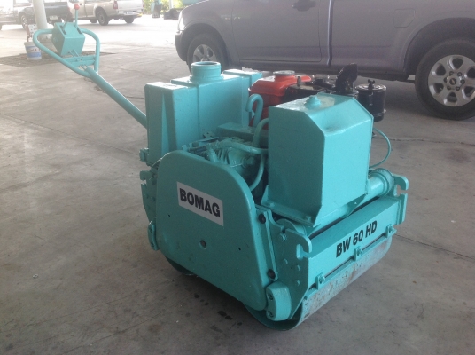 ขายรถบดเดินตามBomagรุ่นBW60HDมือสองญี่ปุ่นสั่นสเทือนได้