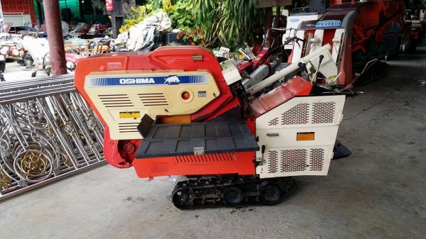 รถนวดข้าวเดินตาม เก่าญี่ปุ่น OSHIMA รุ่น KE35V  สภาพใช้งานได้จริง  นวดข้าวเร็ว ง่าย เคลี่อนย้ายง่าย