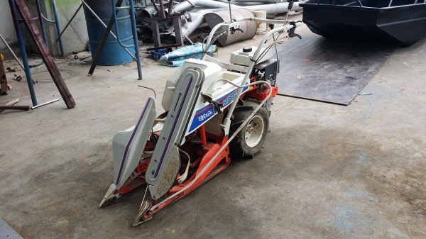 รถเกี่ยวข้าวเดินตามแบบมัดข้าวในตัว KUBOTA  รุ่น RB30(3) เก่าญี่ปุ่น สภาพสวย เครื่องพร้อมใช้งาน ไม่เคยใช้งานในไทย
