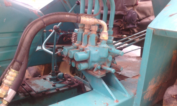 รถคีบอ้อย  ฟอร์ด คีบหลังเกียร์ธรรมดา เอกสารซื้อขาย ราคาถูกๆๆๆ