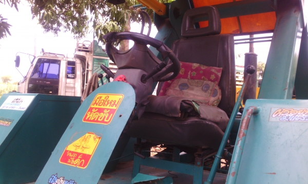 รถคีบอ้อย  ฟอร์ด คีบหลังเกียร์ธรรมดา เอกสารซื้อขาย ราคาถูกๆๆๆ