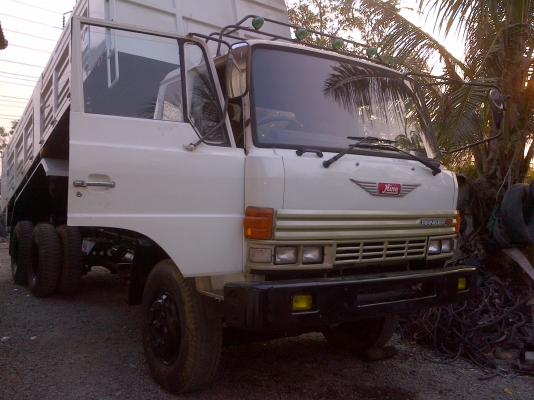 มีรถบรรทุก 2 เพลา HENO ให้เช่าวิ่งในโรงงานราคาเดือนละ  60000 บาท ยังไม่รวมน้ำมัน มีคนขับให้พร้อม โทร 0843376760