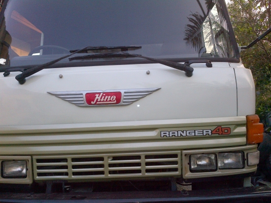 มีรถบรรทุก 2 เพลา HENO ให้เช่าวิ่งในโรงงานราคาเดือนละ  60000 บาท ยังไม่รวมน้ำมัน มีคนขับให้พร้อม โทร 0843376760