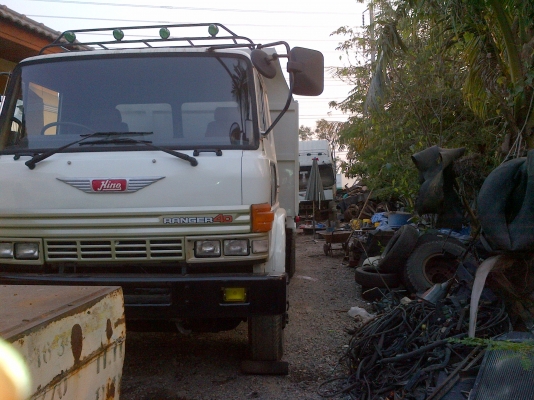 มีรถบรรทุก 2 เพลา HENO ให้เช่าวิ่งในโรงงานราคาเดือนละ  60000 บาท ยังไม่รวมน้ำมัน มีคนขับให้พร้อม โทร 0843376760