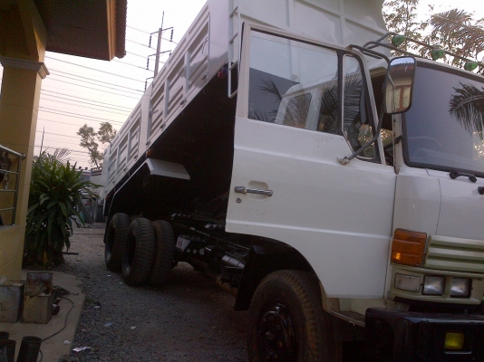 มีรถบรรทุก 2 เพลา HENO ให้เช่าวิ่งในโรงงานราคาเดือนละ  60000 บาท ยังไม่รวมน้ำมัน มีคนขับให้พร้อม โทร 0843376760