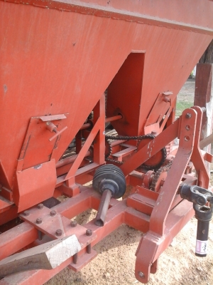 เครืองฝังปุ่ยมูลสัตว์ เครืองฝังปุ่ยมูลสัตว์