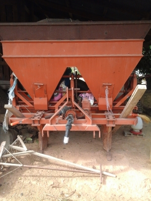 เครืองฝังปุ่ยมูลสัตว์