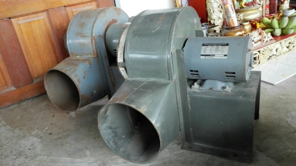 Sale>> โบวเวอร์ 0.5 HP ไฟบ้าน 220 v. มี 2 ตัว สภาพสวย พร้อมใช้ โทร 089-2499-123 นครปฐมครับ!!