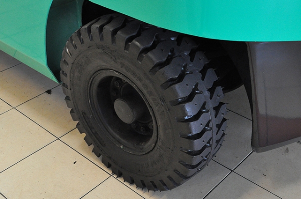 ขายรถโฟล์คลิฟท์มือสอง MITSUBISHI รุ่น FD30T  ราคา 465,000 บาท นำเข้าจากประเทศญี่ปุ่น 100\% ไม่เคยใช้งานในประเทศไทย