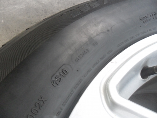 ล้อแม็ก 17นิ้ว 6รูฟอด พร้อมยาง สวยๆ 4 ล้อ ราคา 7900 บาท