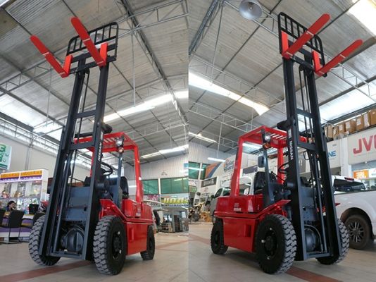 ขายรถโฟล์คลิฟท์มือสอง NISSAN รุ่น NH02 ราคา 215,000 บาทนำเข้าจากประเทศญี่ปุ่น 100\% ไม่เคยใช้งานในประเทศไทย