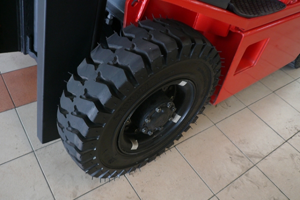 ขายรถโฟล์คลิฟท์มือสอง NISSAN รุ่น NH02 ราคา 215,000 บาทนำเข้าจากประเทศญี่ปุ่น 100\% ไม่เคยใช้งานในประเทศไทย