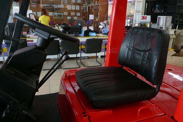 ขายรถโฟล์คลิฟท์มือสอง NISSAN รุ่น NH02 ราคา 215,000 บาทนำเข้าจากประเทศญี่ปุ่น 100\% ไม่เคยใช้งานในประเทศไทย