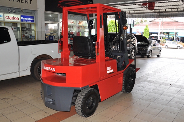 ขายรถโฟล์คลิฟท์มือสอง NISSAN รุ่น NH02 ราคา 215,000 บาทนำเข้าจากประเทศญี่ปุ่น 100\% ไม่เคยใช้งานในประเทศไทย