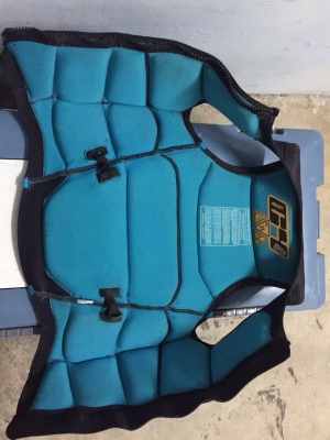 ขายเสื้อ ยี่ห้อ jetpilot ไชค์ XL กับ MM ราคา 5500