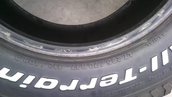 ขายยาง BF  265/70 R17 ปี 2010 ราคาถูก 1 ชุด