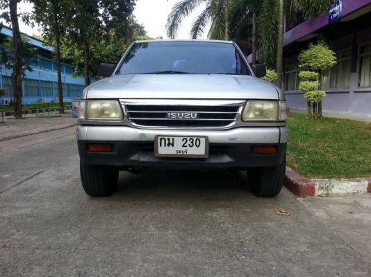 อีซูซุมังกรทอง 4 ประตู ปี1996 พร้อมใช้สมราคา อีซูซุมังกรทอง 4 ประตู ปี1996 พร้อมใช้สมราคา