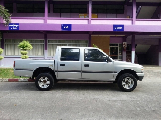 อีซูซุมังกรทอง 4 ประตู ปี1996 พร้อมใช้สมราคา อีซูซุมังกรทอง 4 ประตู ปี1996 พร้อมใช้สมราคา