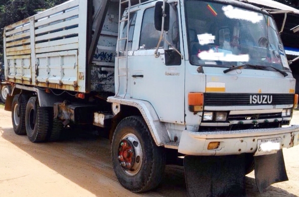 ISUZU JUMBO 200 HP 6SA1 สิบล้อดั๊มพ์ 2 เพลา กระบะดั๊มพ์เหล็ก 12 ตันสภาพดีพื้นไม่บุบฝาข้างไม่ผุพร้อมบรรทุกได้เลยครับ เครื่องแรงดีไม่มีแตกเยิ้ม วางหัวเก๋งร็อกกี้ภายในเก๋งคอนโซลสวยครบ พวงมาลัยเพาเวอร์ครบพร้อม เบรคลม ช่วงล่างคัชซีใหญ่สวยไม่มีบวม ยาง 10 เส้นสภ ISUZU JUMBO 200 HP 6SA1 สิบล้อดั๊มพ์ 2 เพลา กระบะดั๊มพ์เหล็ก 12 ตันสภาพดีพื้นไม่บุบฝาข้างไม่ผุพร้อมบรรทุกได้เลยครับ เครื่องแรงดีไม่มีแตกเยิ้ม วางหัวเก๋งร็อกกี้ภายในเก๋งคอนโซลสวยครบ พวงมาลัยเพาเวอร์ครบพร้อม เบรคลม ช่วงล่างคัชซีใหญ่สวยไม่มีบวม ยาง 10 เส้นสภ