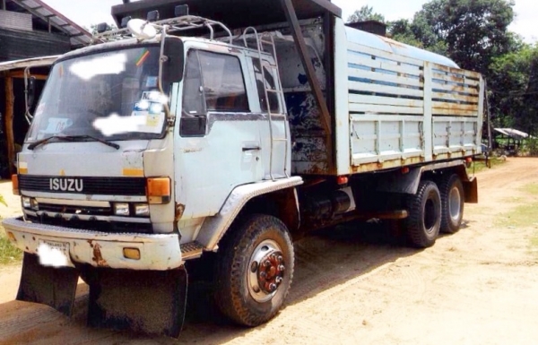 ISUZU JUMBO 200 HP 6SA1 สิบล้อดั๊มพ์ 2 เพลา กระบะดั๊มพ์เหล็ก 12 ตันสภาพดีพื้นไม่บุบฝาข้างไม่ผุพร้อมบรรทุกได้เลยครับ เครื่องแรงดีไม่มีแตกเยิ้ม วางหัวเก๋งร็อกกี้ภายในเก๋งคอนโซลสวยครบ พวงมาลัยเพาเวอร์ครบพร้อม เบรคลม ช่วงล่างคัชซีใหญ่สวยไม่มีบวม ยาง 10 เส้นสภ ISUZU JUMBO 200 HP 6SA1 สิบล้อดั๊มพ์ 2 เพลา กระบะดั๊มพ์เหล็ก 12 ตันสภาพดีพื้นไม่บุบฝาข้างไม่ผุพร้อมบรรทุกได้เลยครับ เครื่องแรงดีไม่มีแตกเยิ้ม วางหัวเก๋งร็อกกี้ภายในเก๋งคอนโซลสวยครบ พวงมาลัยเพาเวอร์ครบพร้อม เบรคลม ช่วงล่างคัชซีใหญ่สวยไม่มีบวม ยาง 10 เส้นสภ