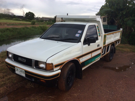ISUZU มังกรทอง เครื่องดี ครัทซีสวย ยางเต็ม (ดั๊มน้ำมัน) ขาย 180,000บาท(ศุภากร 081-4252943)