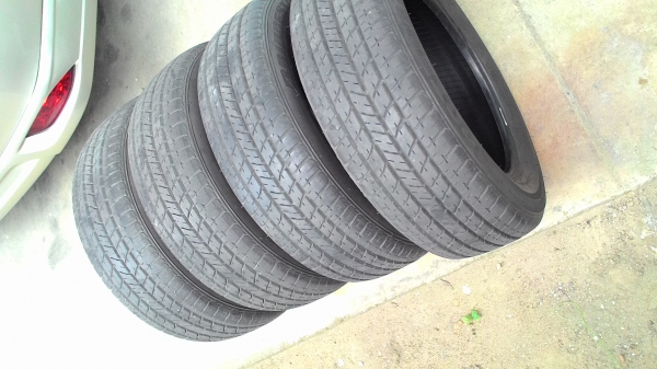 185/60R15 BRIDGESTONE TURANZA ปี2012 ( ยังไม่มีปะครับ ) ชุด 4 เส้น tel.081-427-3941