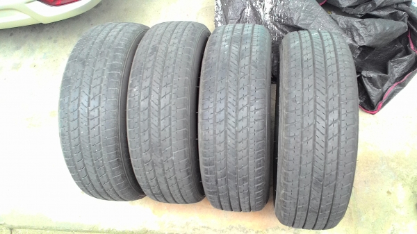185/60R15 BRIDGESTONE TURANZA ปี2012 ( ยังไม่มีปะครับ ) ชุด 4 เส้น tel.081-427-3941