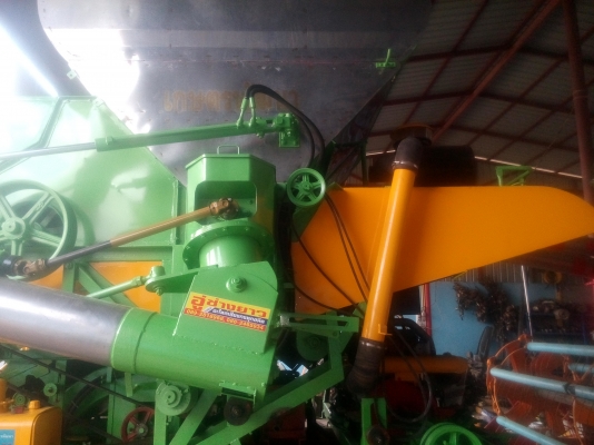 ขายรถเกี่ยว เกษตรพัฒนา รุ้น ปลดหนี้ เครื่อง 195 ปั้มเบอร์22 ตัวเดิน 12