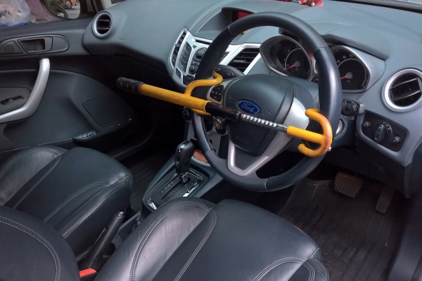 ขาย Ford Fiesta 1.6 เกียร์ออโต้ 4 ประตู ปี 2010 ขาย Ford Fiesta 1.6 เกียร์ออโต้ 4 ประตู ปี 2010