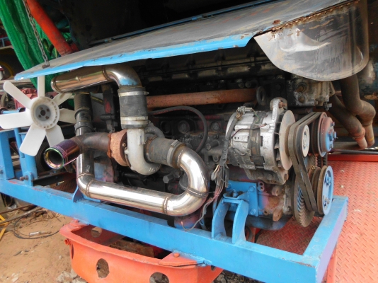 ขายรถเกี่ยวข้าว ก.เจริญการช่าง อุ้ม 2.5 หน้าเกี่ยว2.8 ตัวเดิน10เพลาใหญ