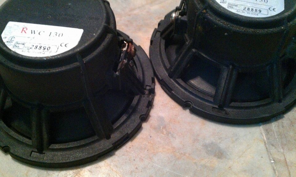 ขายลำโพงติดรถยนต์ pioneerกับMBควอท สภาพดี ไม่แพง