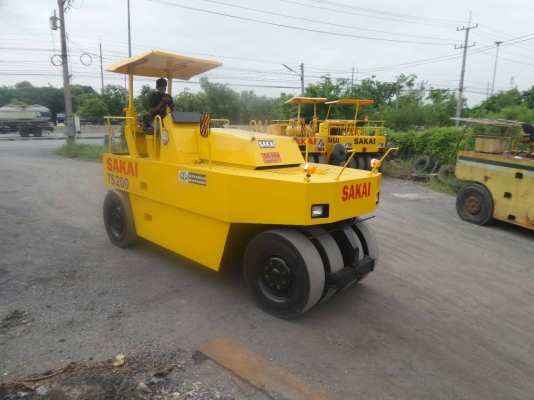 รถบดล้อยาง 9ล้อ SAKAI TS200 รุ่นใหม่ล่าสุดเครื่องISUZU 6BD1เอกสารเล่มทะเบียน