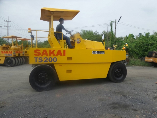 รถบดล้อยาง 9ล้อ SAKAI TS200 รุ่นใหม่ล่าสุดเครื่องISUZU 6BD1เอกสารเล่มทะเบียน