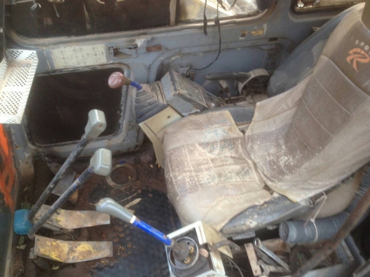 ขายแม็คโคร KOBELCO SK200 MART lll รถใช้งานทุกวันเครื่องปั้มดี เอกสารใบสัญญาซื้อขาย