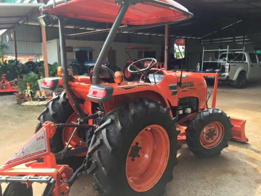 ขายรถไถ Kubota L3608 พร้อมใบมีดหน้าและผานพรวนLCS 22x6 ของใหม่ รถพร้อมใช้งานครับ