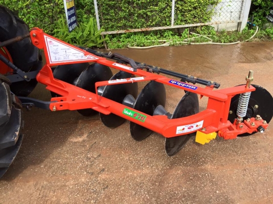 ขายรถไถ Kubota L3608 พร้อมใบมีดหน้าและผานพรวนLCS 22x6 ของใหม่ รถพร้อมใช้งานครับ