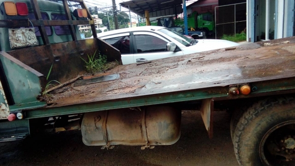 ขายรถบรรทุก 6 ล้อเทรลเลอร์หน้ายาว ISUZU 165 แรงม้า ราคา 200000