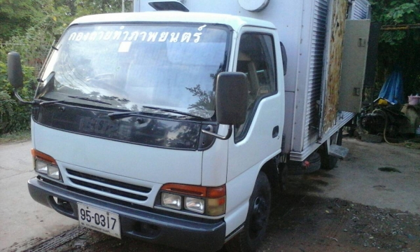 หกล้อ อีซูซุ NPR 120 ปี40 รถห้างแท้ บรรทุกตู้ ยาว5ม สภาพดีสวยพร้อมวิ่งงาน ทะเบียนพร้อมโอน