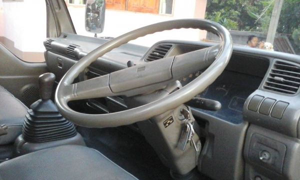 หกล้อ อีซูซุ NPR 120 ปี40 รถห้างแท้ บรรทุกตู้ ยาว5ม สภาพดีสวยพร้อมวิ่งงาน ทะเบียนพร้อมโอน