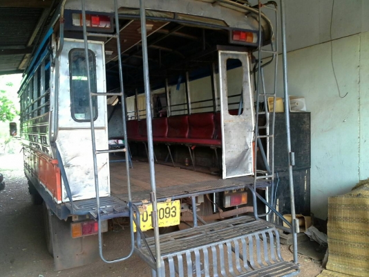 ขายรถบรรทุก 6 ล้อ ISUZU NPR เครื่อง 130 แรงรถสวยทะเบียนเต็ม