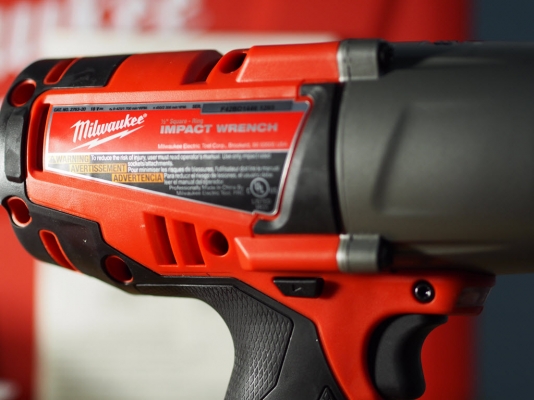 ประแจบล็อก1/2นิ้วไร้สาย Milwaukee 2763-22 พร้อมแบ็ต 4.0แอมป์ 2ก้อนแท่นชาร์จและเคสพลาสติค