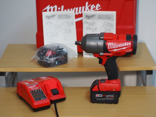 ประแจบล็อก1/2นิ้วไร้สาย Milwaukee 2763-22 พร้อมแบ็ต 4.0แอมป์ 2ก้อนแท่นชาร์จและเคสพลาสติค