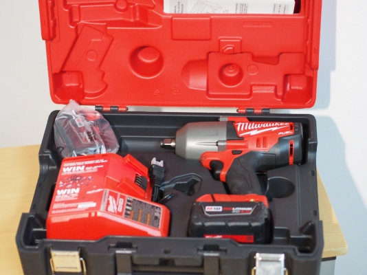 ประแจบล็อก1/2นิ้วไร้สาย Milwaukee 2763-22 พร้อมแบ็ต 4.0แอมป์ 2ก้อนแท่นชาร์จและเคสพลาสติค