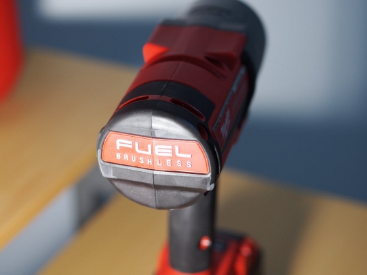 ประแจบล็อก1/2นิ้วไร้สาย Milwaukee 2763-22 พร้อมแบ็ต 4.0แอมป์ 2ก้อนแท่นชาร์จและเคสพลาสติค