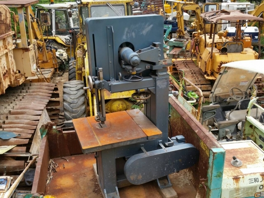 เครื่องเลื่อยไม้ ผ่าไม้ มออตอร์ไฟ 3 เฟส 3 สาย  แท่นเลื่อยไม้ แบบสายพาน hitachi b750